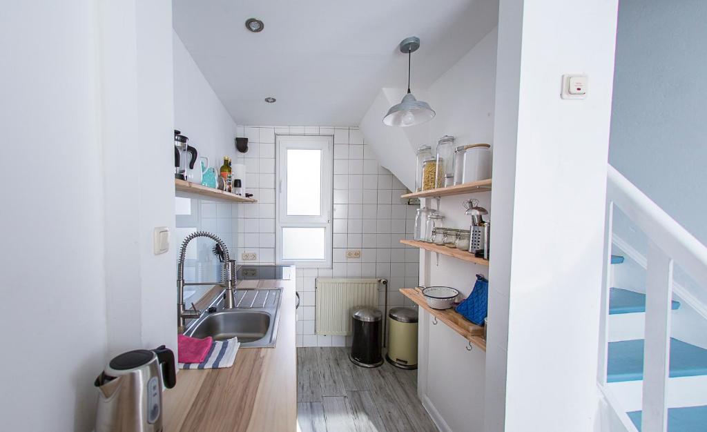Lotsenkoje room 6